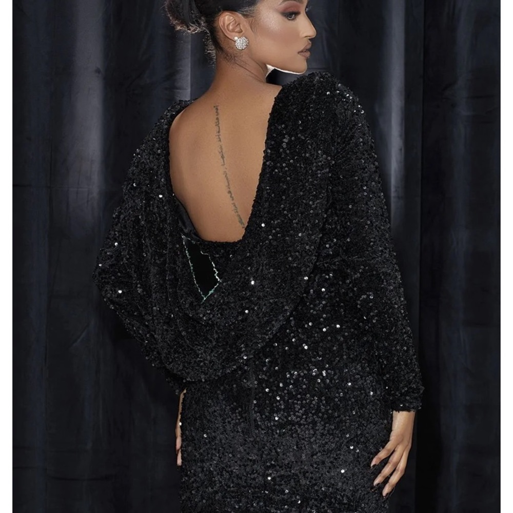 Black Sequin Backless Dress - Long Sleeve